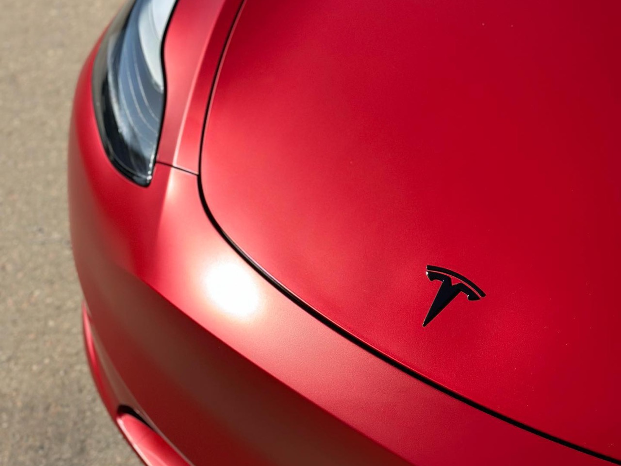 Model y red deals